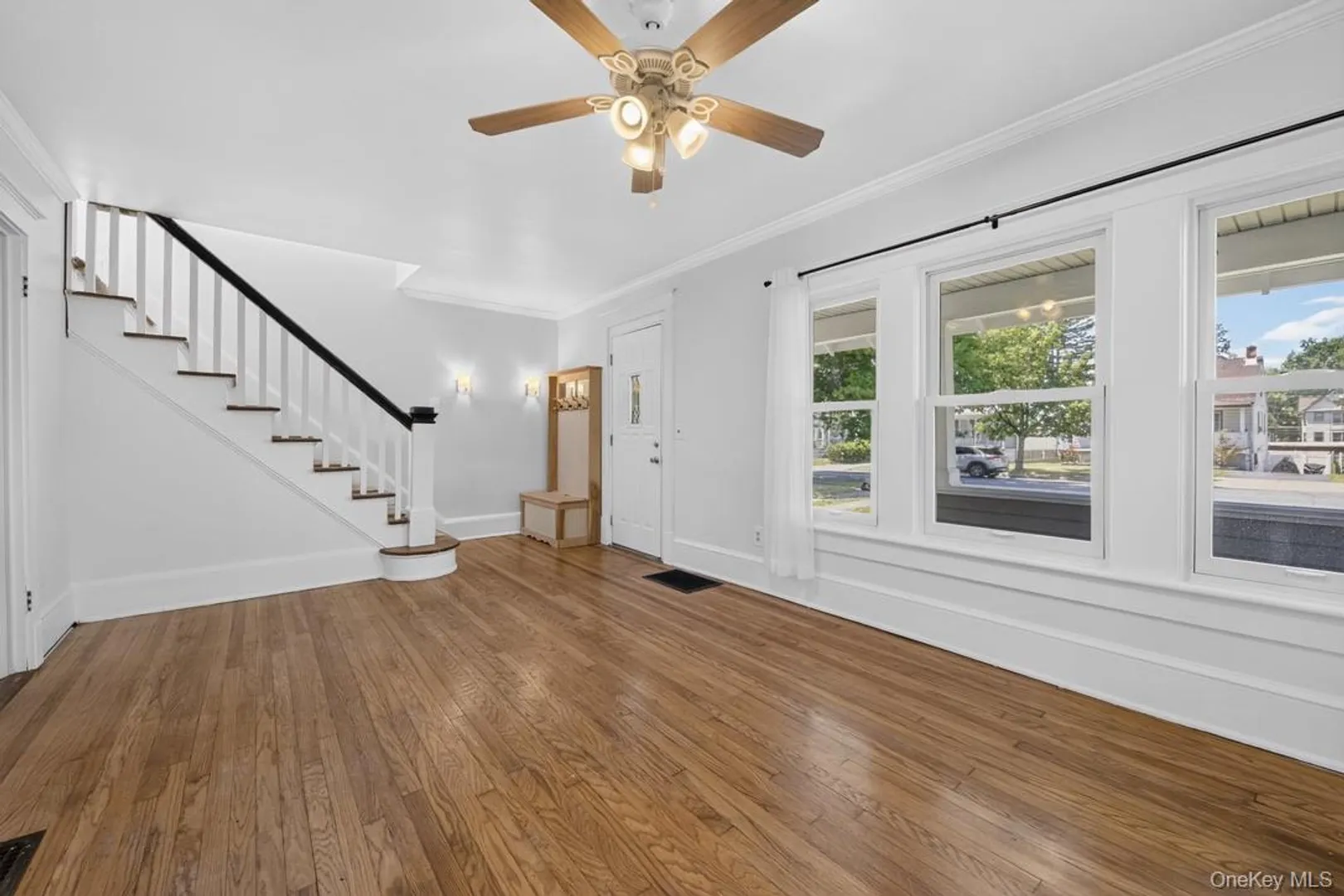 10 S Grand Avenue Photo 6