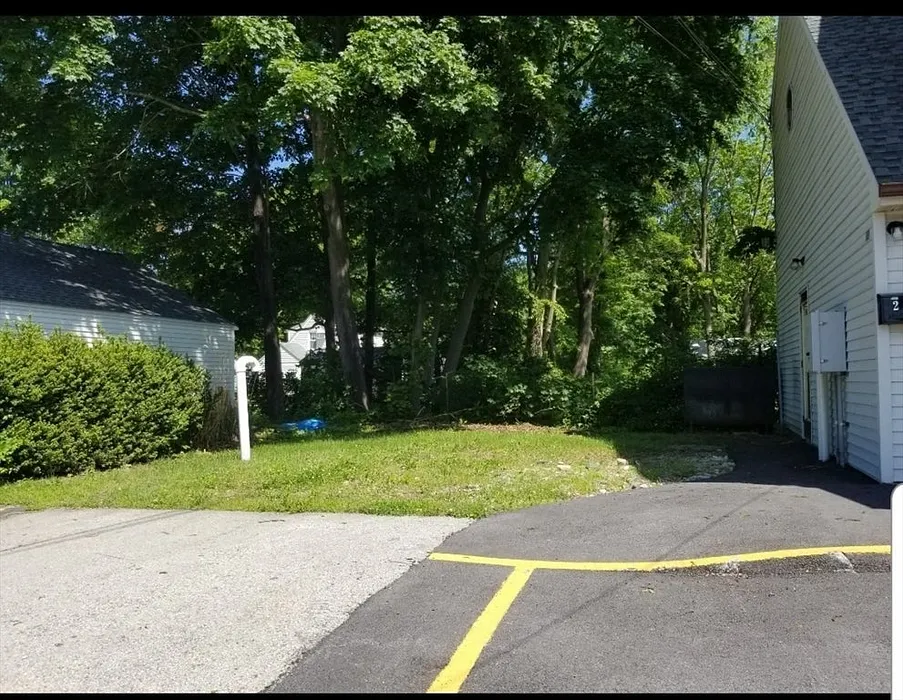 2 Fairlawn Ave #2 Photo 17