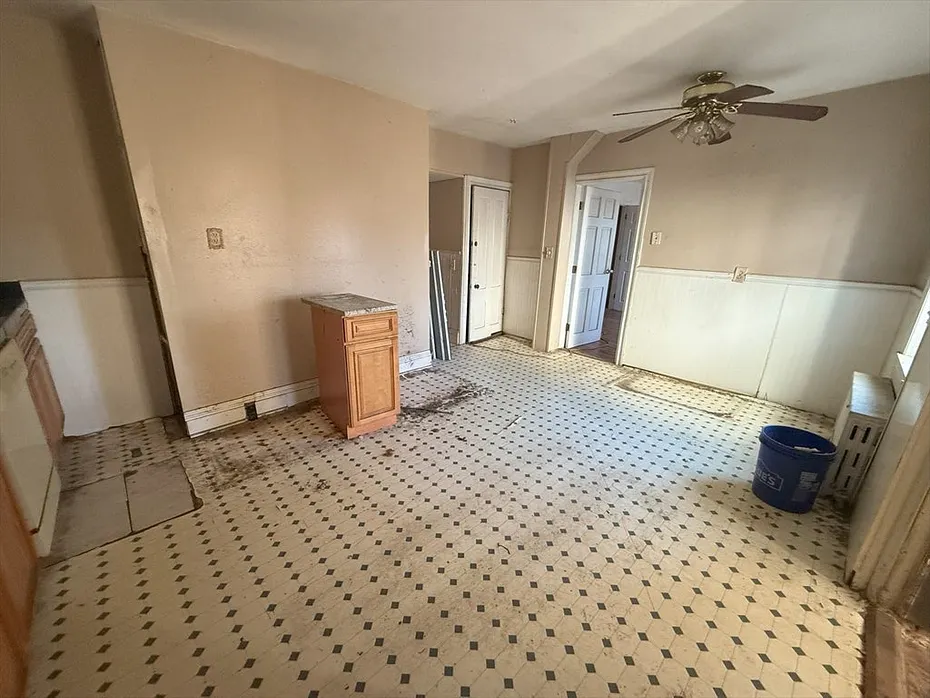 37 Plantation St Photo 9