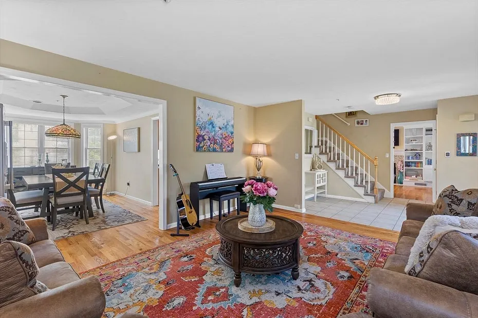 5 Donovan Dr Photo 3