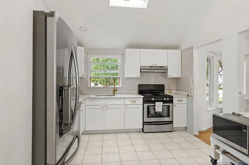 1056 Arthur Street Photo 37