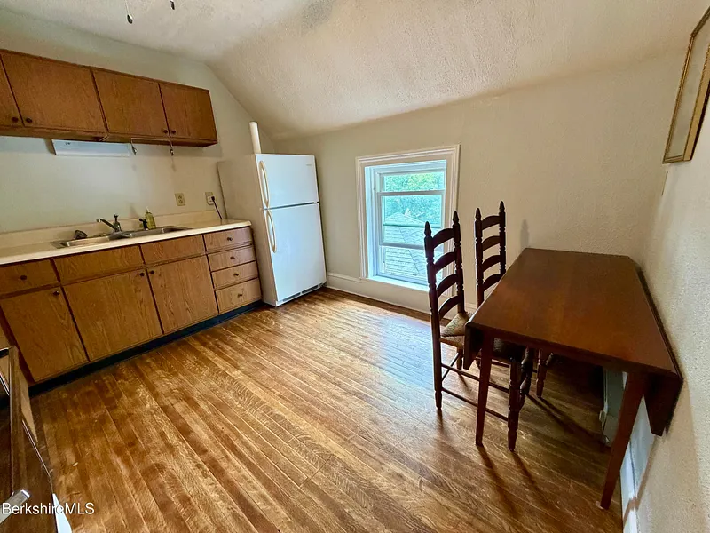 50 Buel St Photo 18