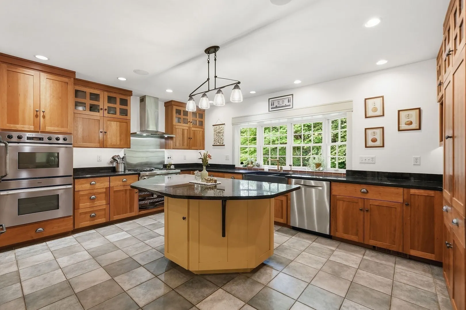 18 Eveningstar Dr Photo 10