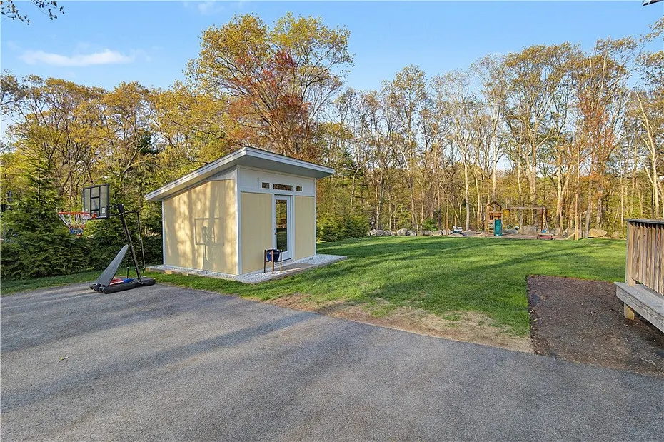100 Franklin Road Photo 4
