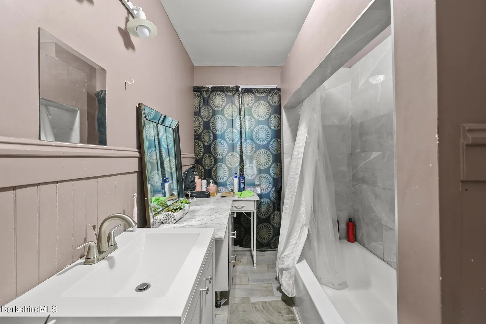 271 Tyler St Photo 18