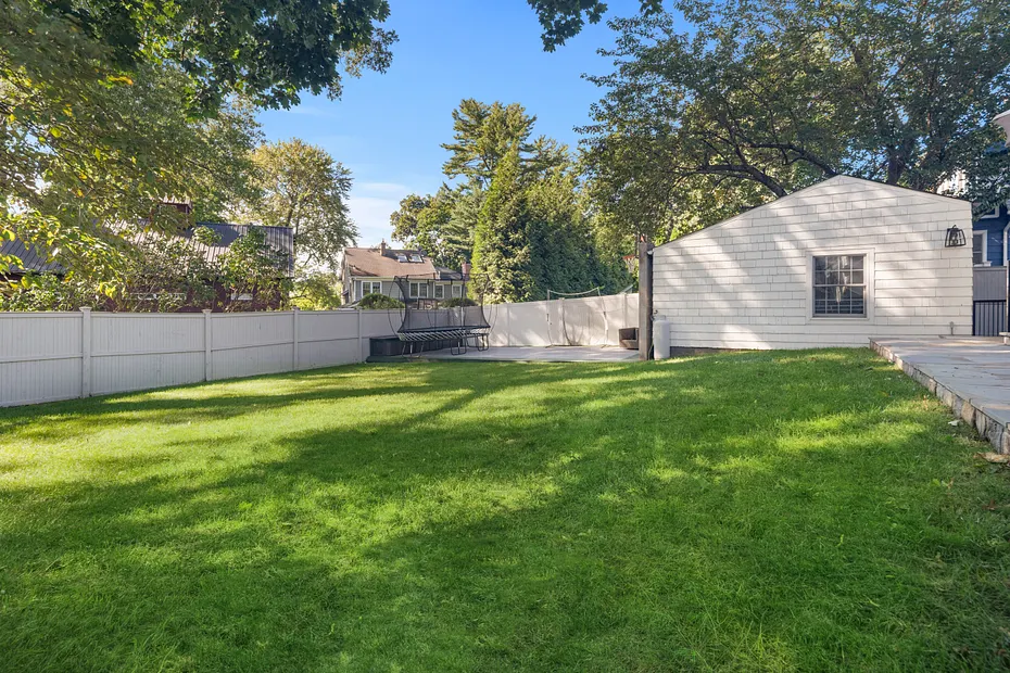 11 Highland Avenue Photo 37