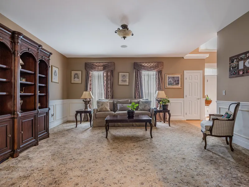 9 Pierpont Court Photo 13
