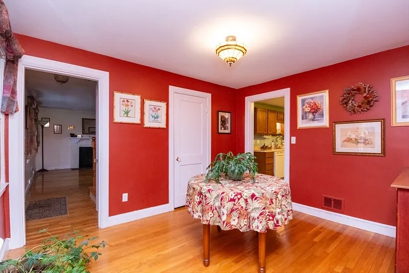 20 Eleanor Rd Photo 10