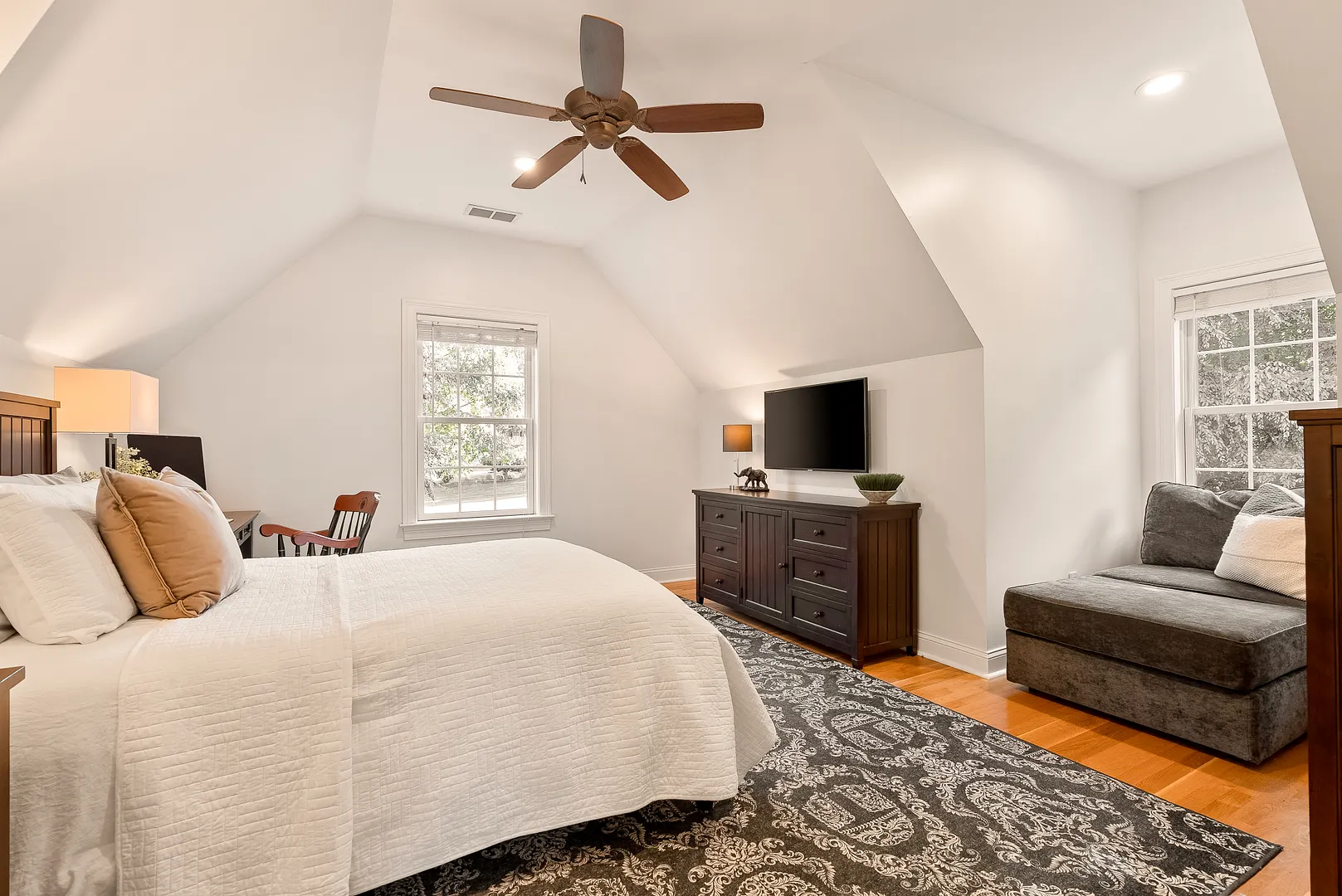 14 Highwood Crossing Photo 26
