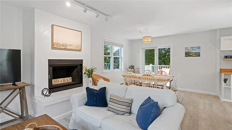 152 Tuckerman Avenue  #7 Photo 6