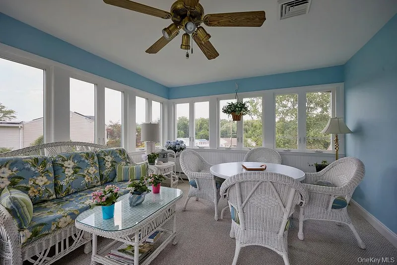 8 Carroll Drive Photo 24