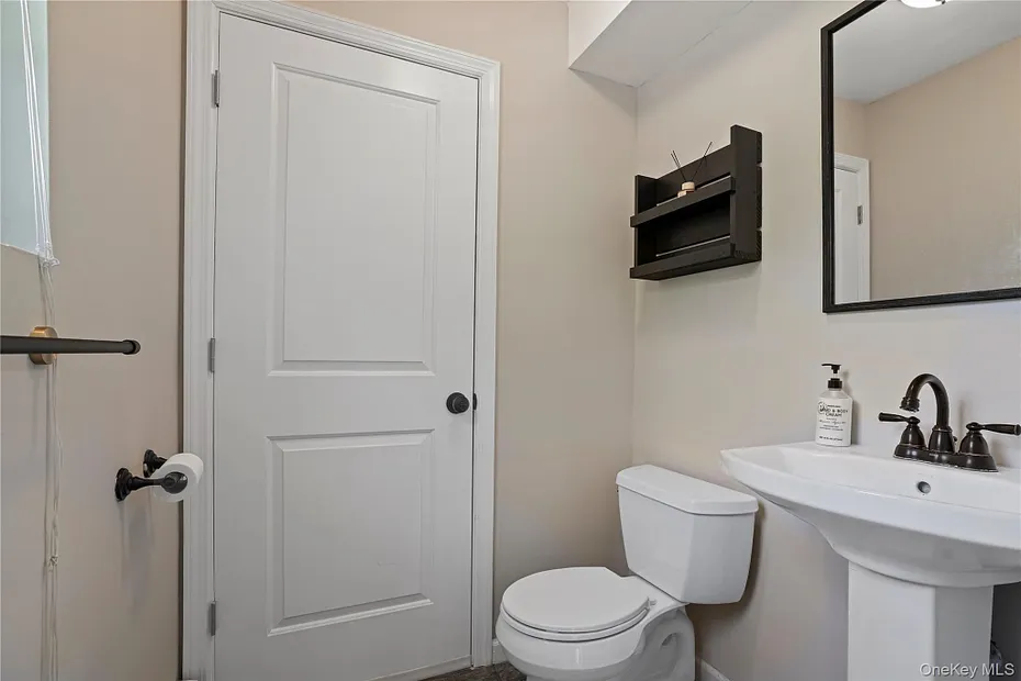 11 Kenneth Drive Photo 18