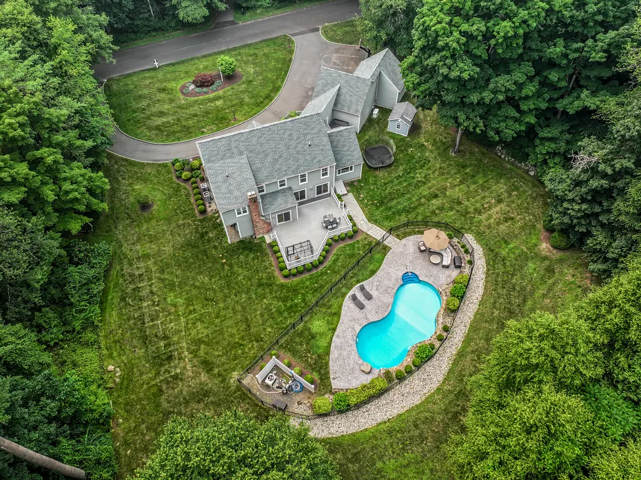 9 Hidden Brook Drive Photo 1