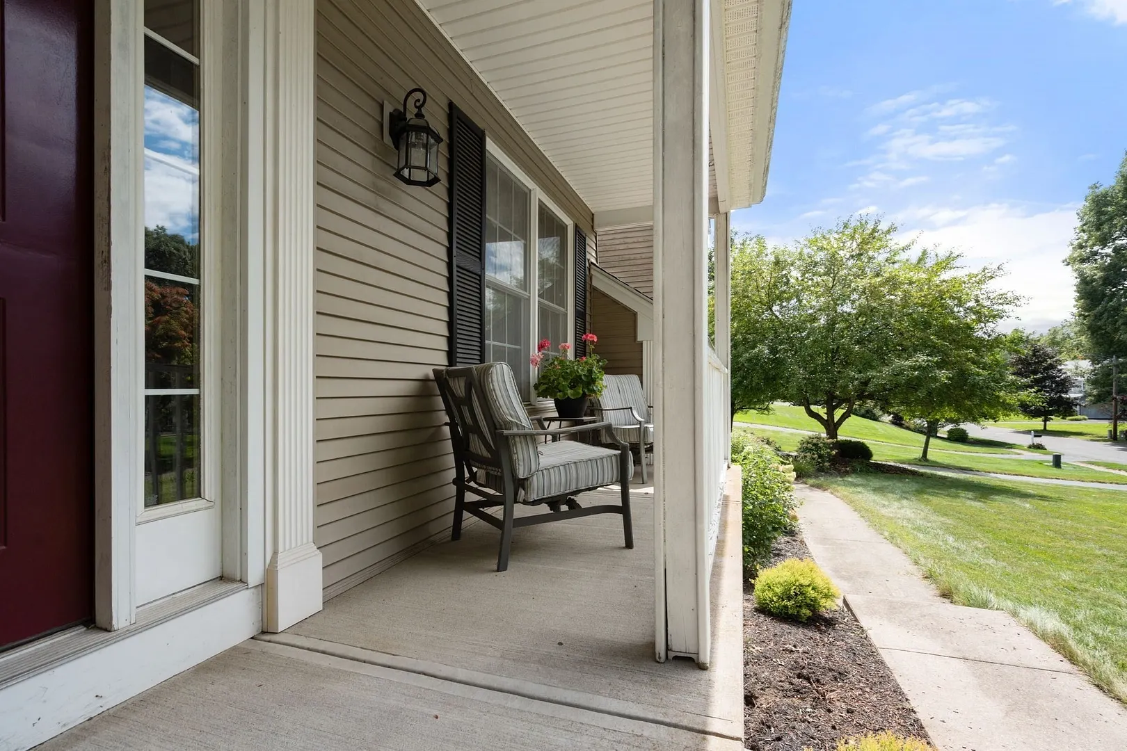 75 Hillcrest Circle Photo 4