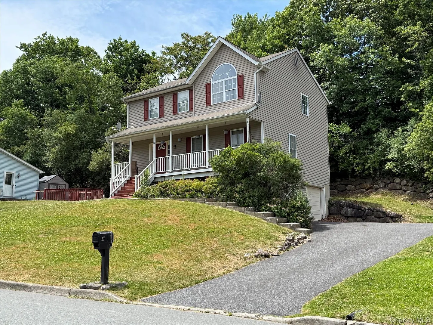 8 Walnut Lane Photo 1