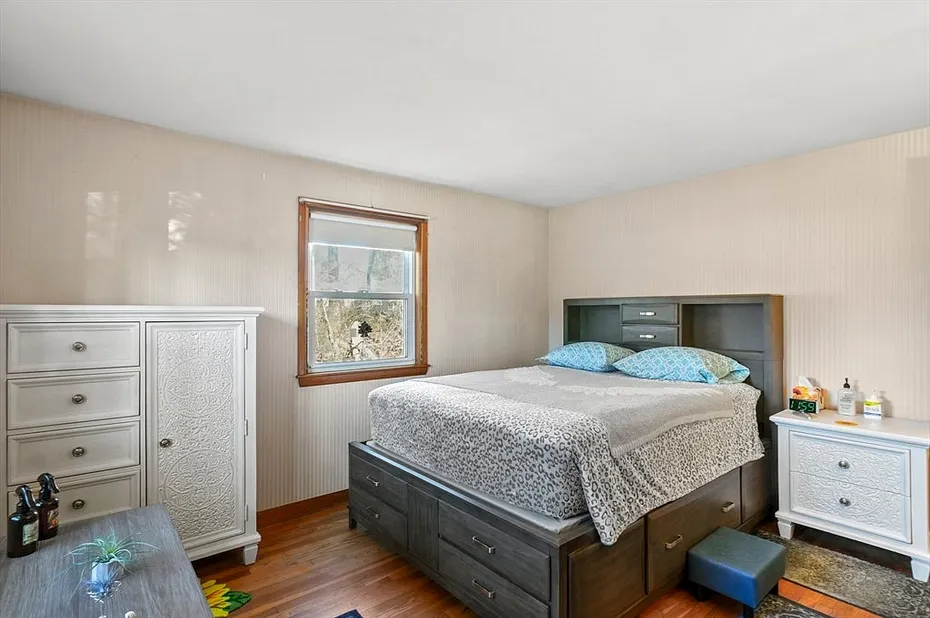 302 Field Street Photo 12
