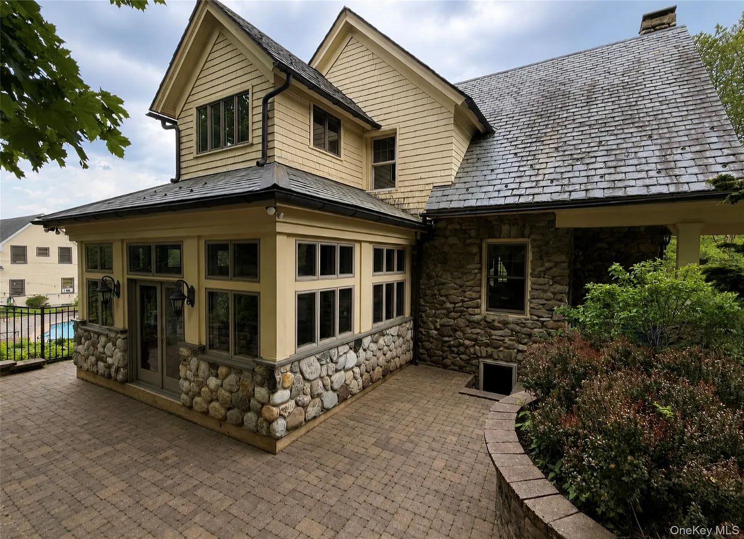 205 High Street Photo 2
