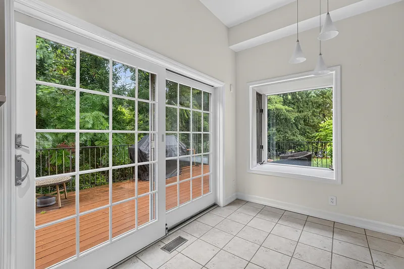 191 Beechmont Drive Photo 12