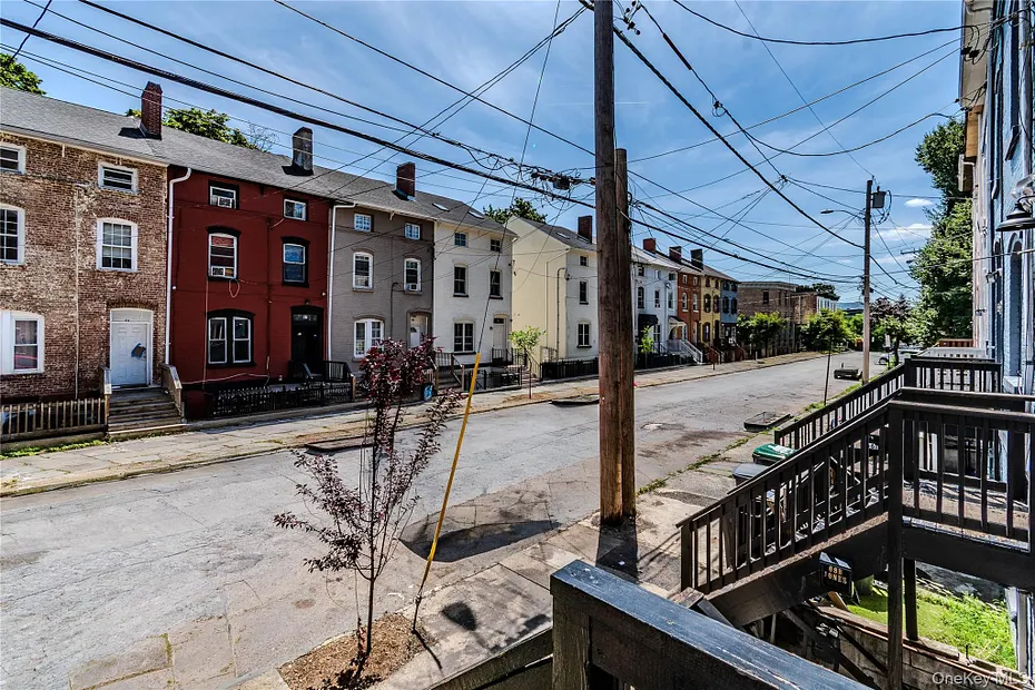 70 Lander Street Photo 2