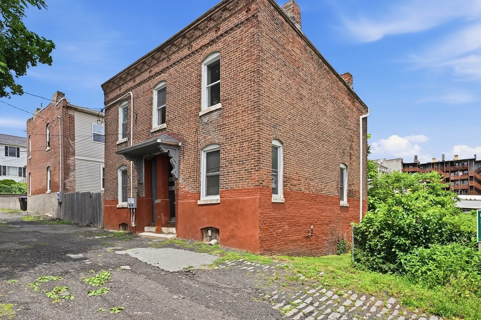 116-118 West St Photo 1