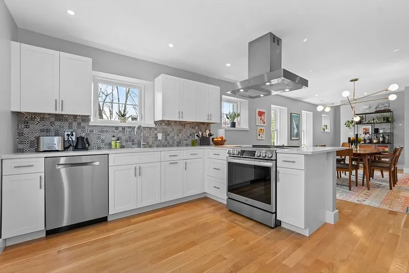 156-160 Highland St #156 Photo 5
