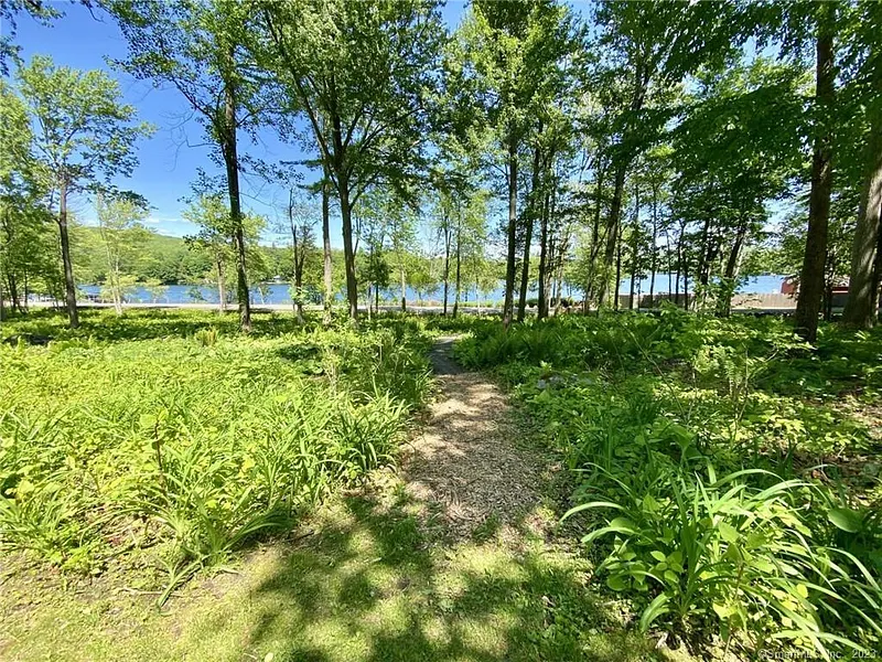 321 West Shore Road Photo 2