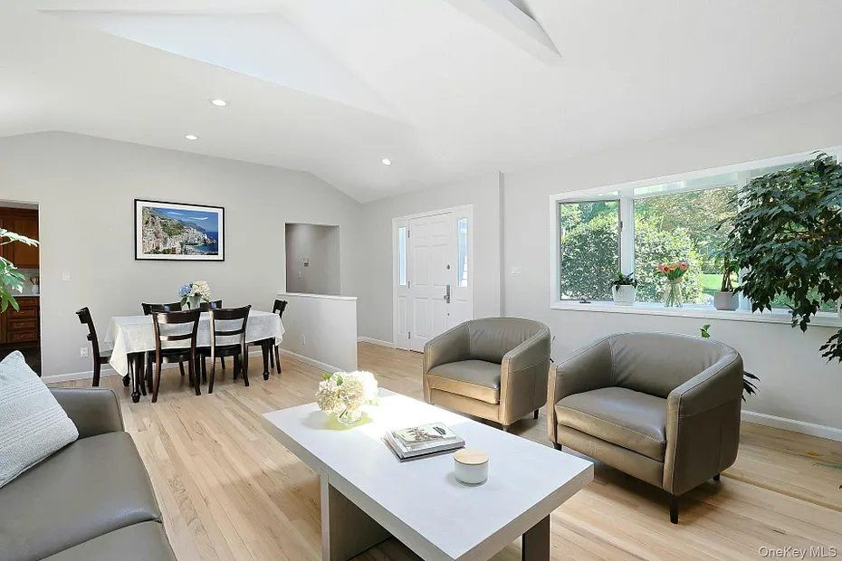 20 Robbins Road Photo 7