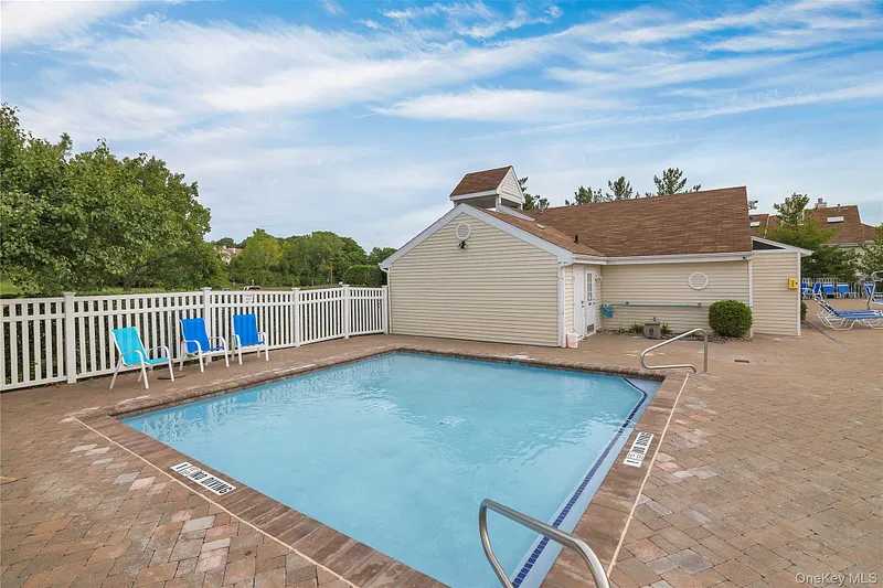 2107 Whispering Hills Photo 34