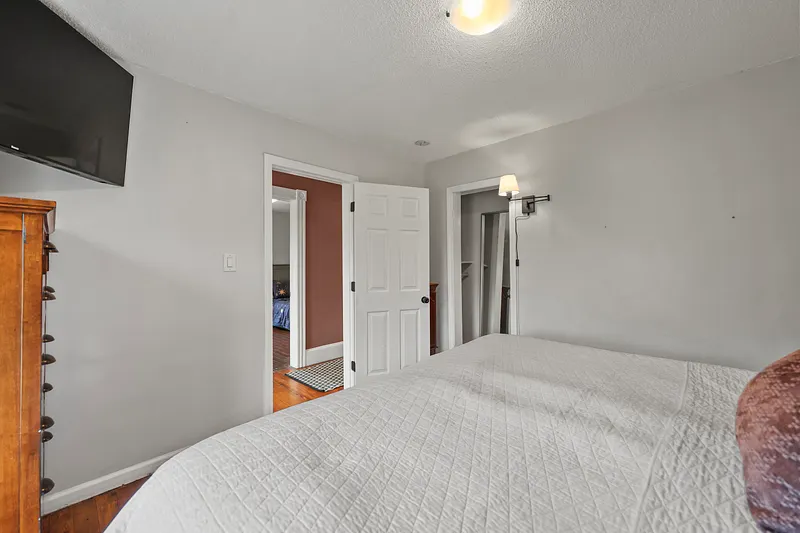 25 Calumet St Photo 28