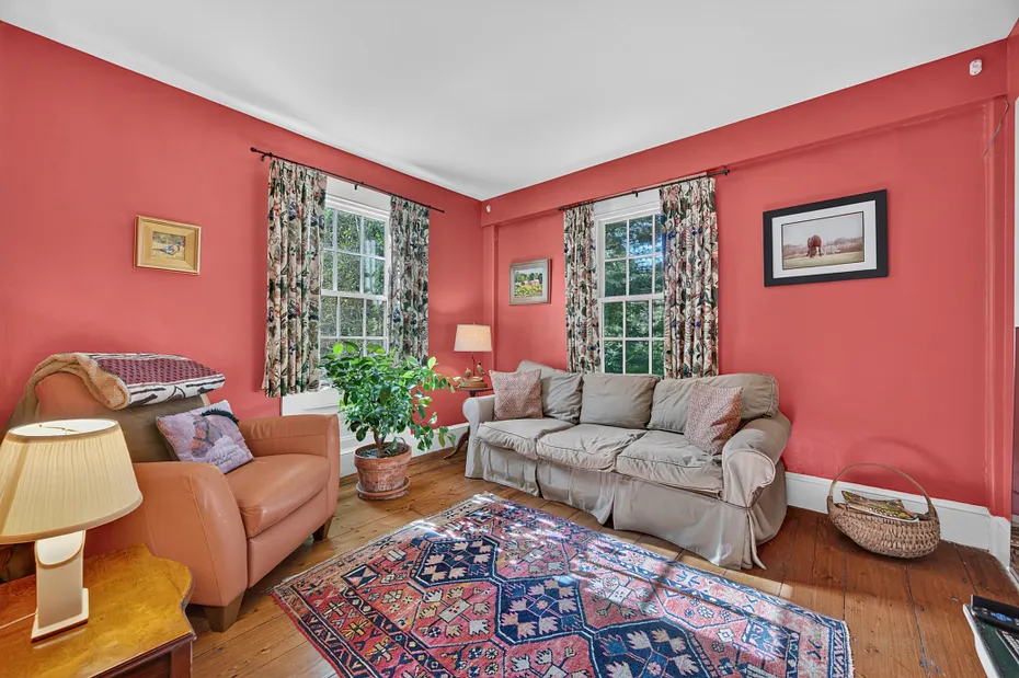 9 Ingham Hill Road Photo 16