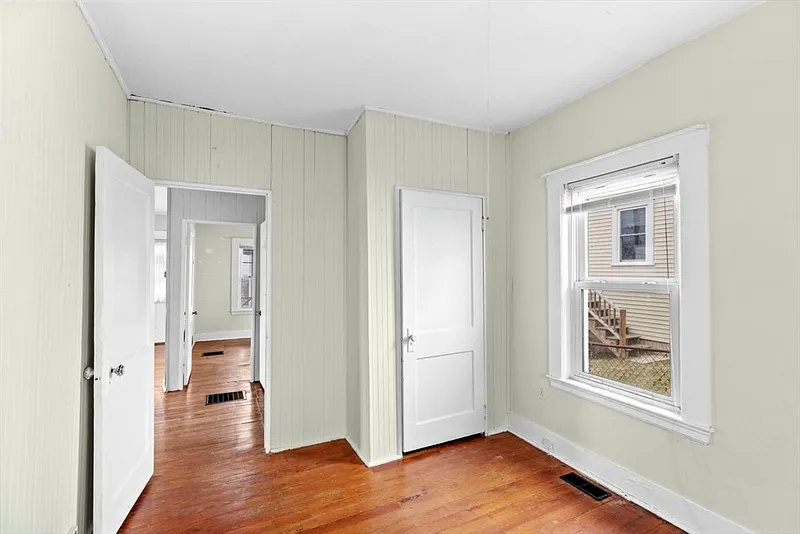 12 Fairmount Way Photo 13