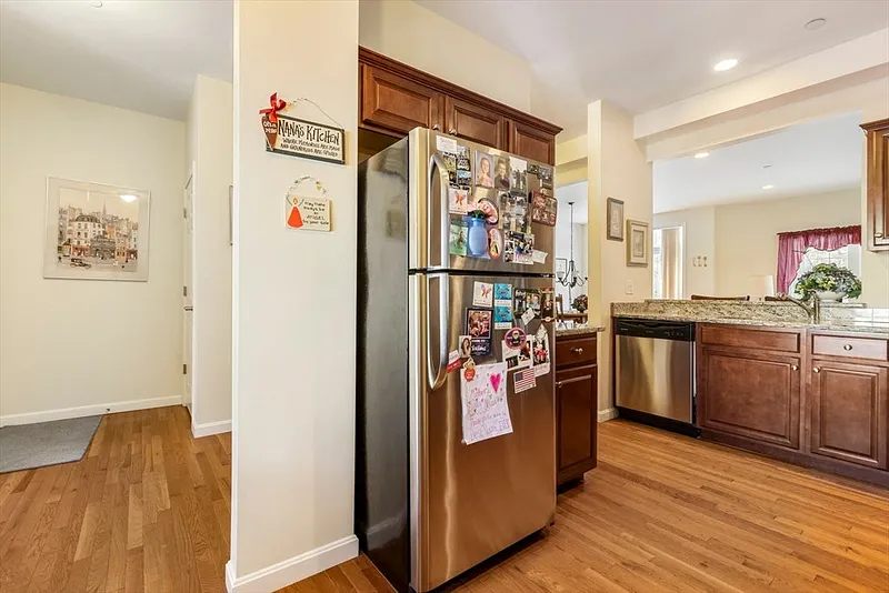 631 East St #L101 Photo 8