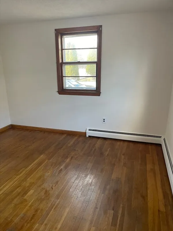 32 Mason Ave Photo 9