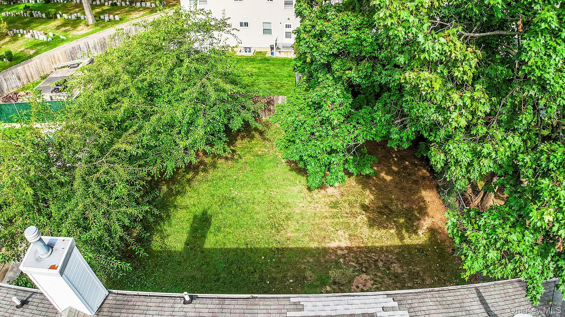 1056 Arthur Street Photo 31