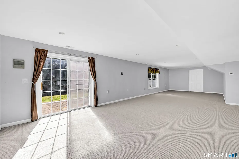 46 Auburn Way Photo 33