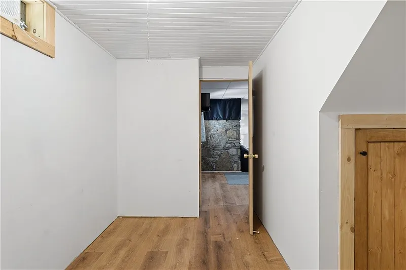 42 Charles Avenue Photo 29