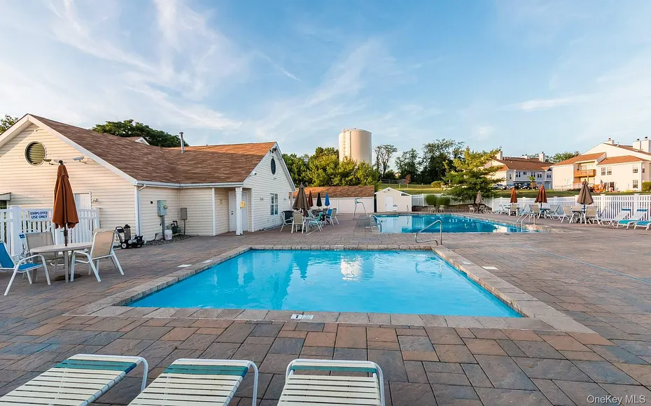 2107 Whispering Hills Photo 32