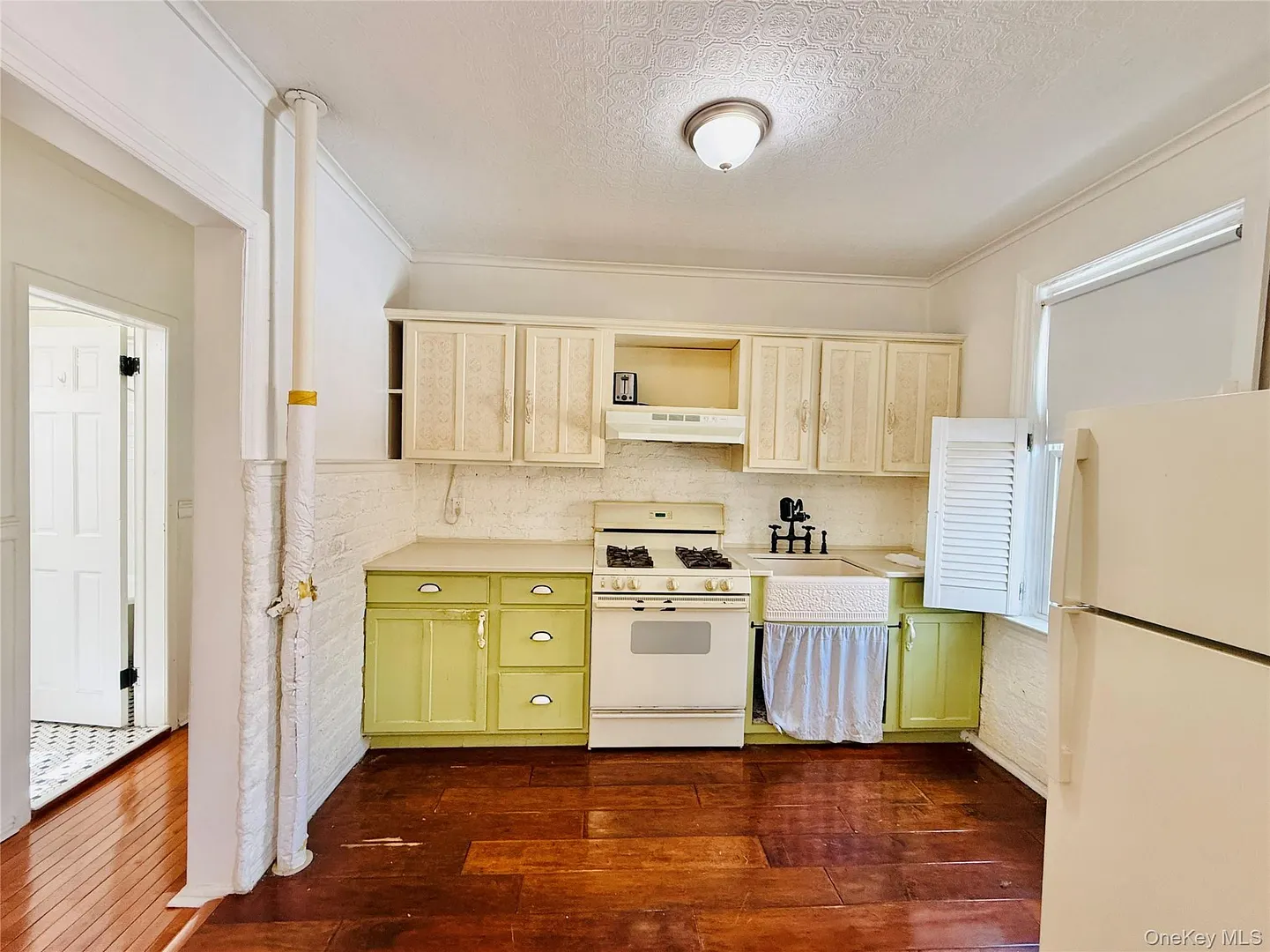 2879 Harrington Avenue Photo 6