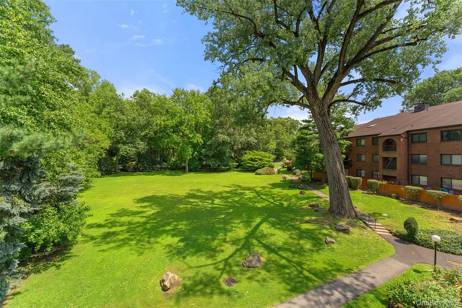 18 Bronxville Glen Drive  #3-12 Photo 16