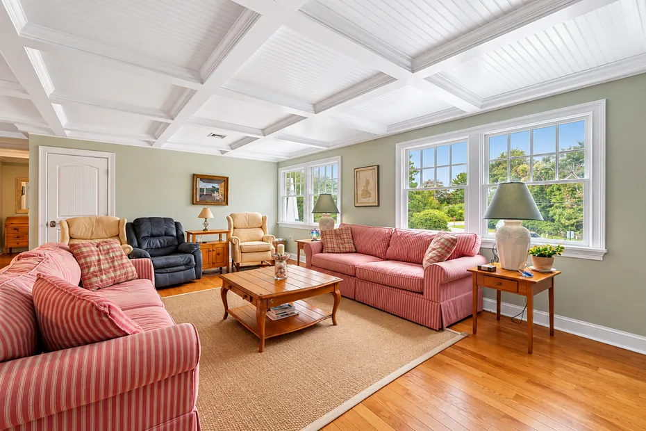 8 Montauk Avenue Photo 15