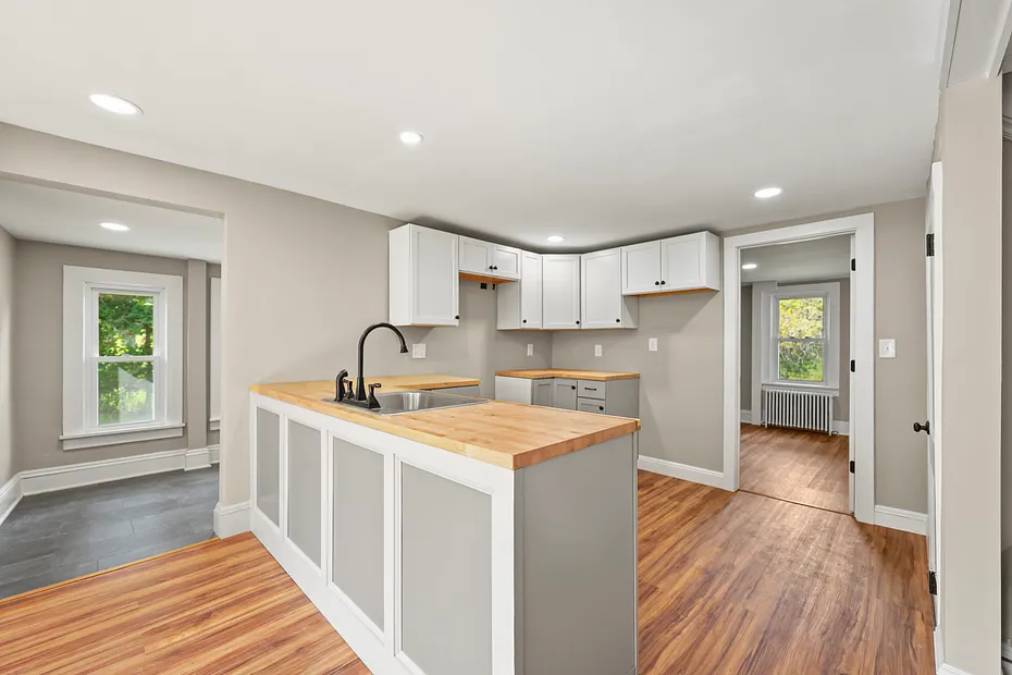 26 Davis St Photo 8