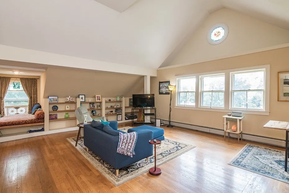 10 N Main St  #5E Photo 7