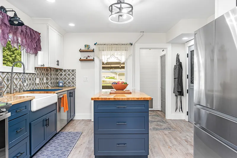 124 Beach Street Photo 13