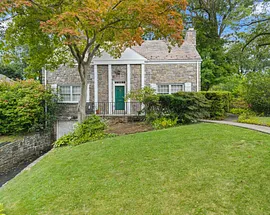 24 (aka 28) Ritchie Drive