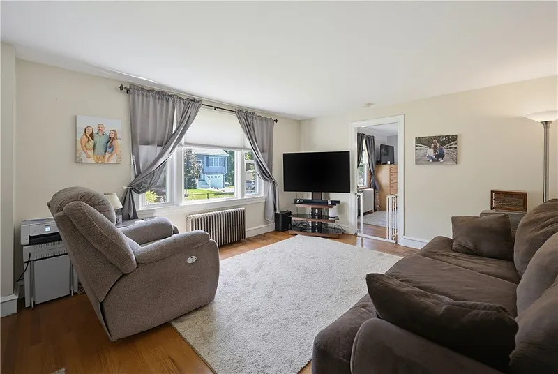 63 Taft Street Photo 10