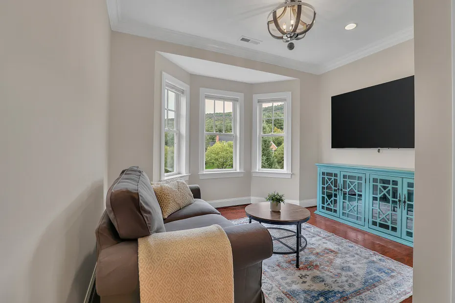 1 Ridgebury Road Photo 32