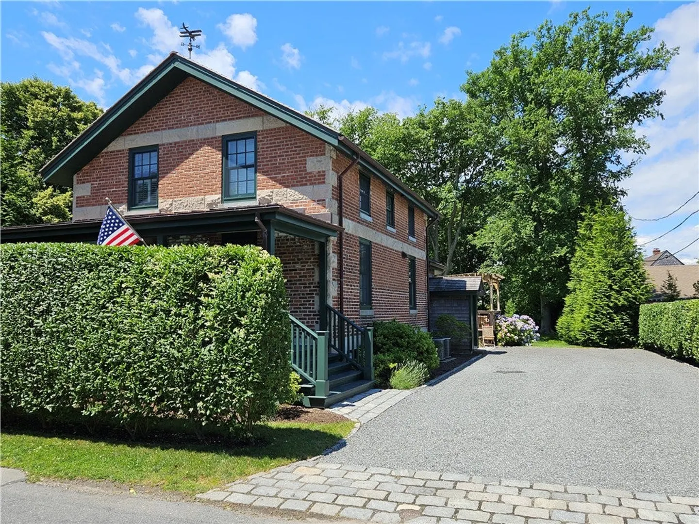 209 Coggeshall Avenue Photo 2