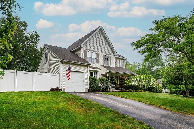 50 South Pond Drive Photo 6