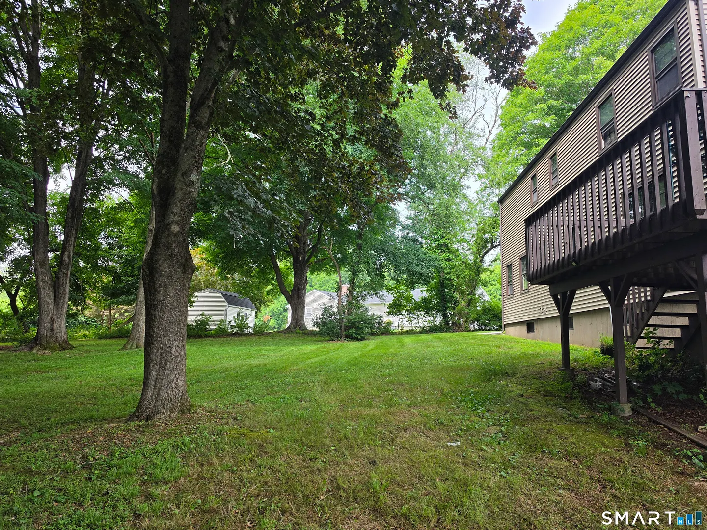 8 Squire Lane Photo 5