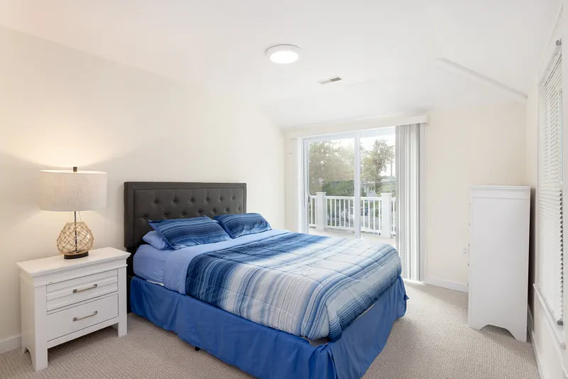 989 Fairfield Beach Road Photo 15